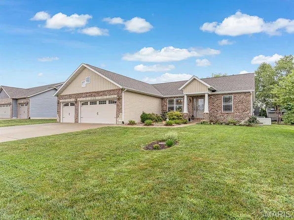 305 Ambrose Dr, Troy, IL 62294