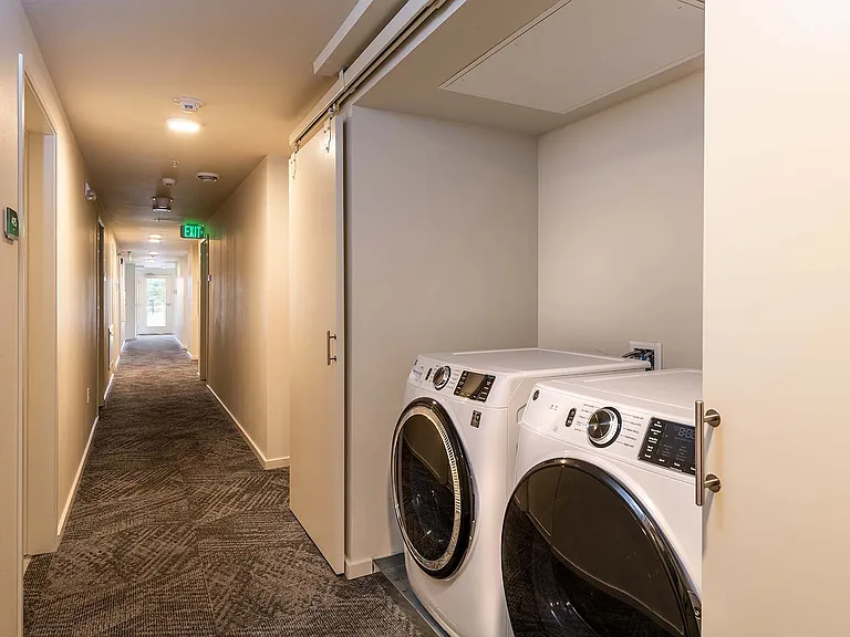 Plaza Apartments — Photo 103