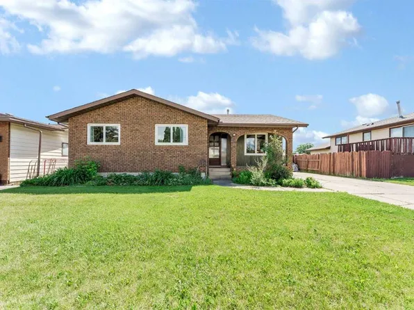 9 NE Elliott St SE, Medicine Hat, AB T1B 2V7