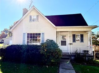 808 Davidson Ave, Connellsville, PA 15425
