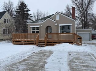 905 7th St NE, Devils Lake, ND 58301