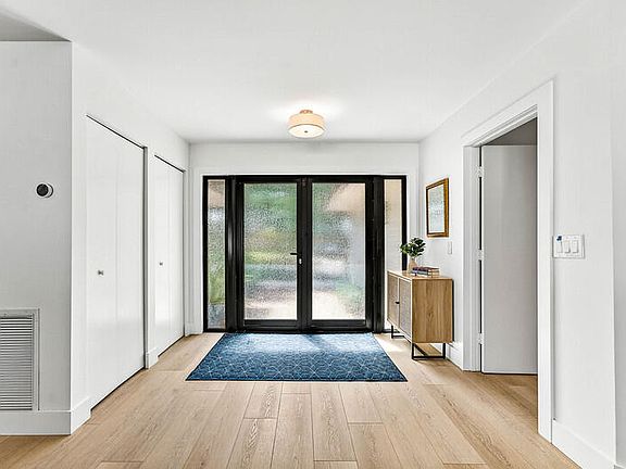 5th image of 3028 NW 28th Avenue