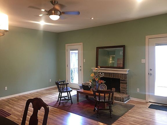 2nd image of 864 Augusta Dr