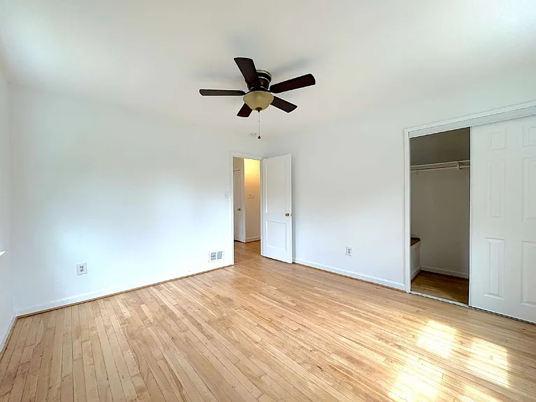 5700 Fenwick Dr — Photo 24