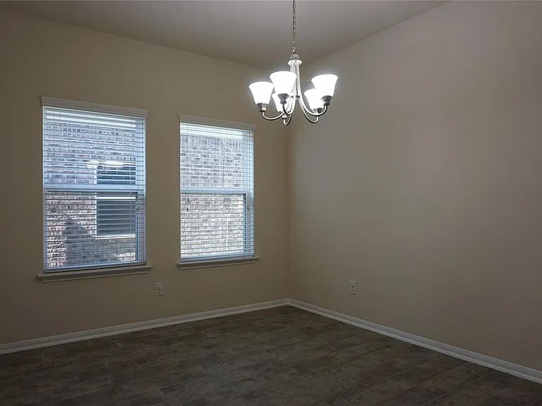 10615 Chestnut St — Photo 3