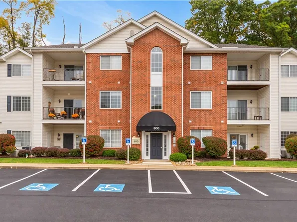800 Hidden Ridge Ct APT 103, South Park, PA 15129