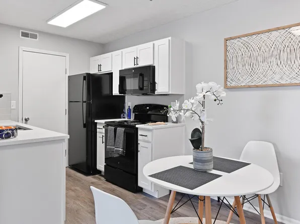 Trinity Lakes Apartments