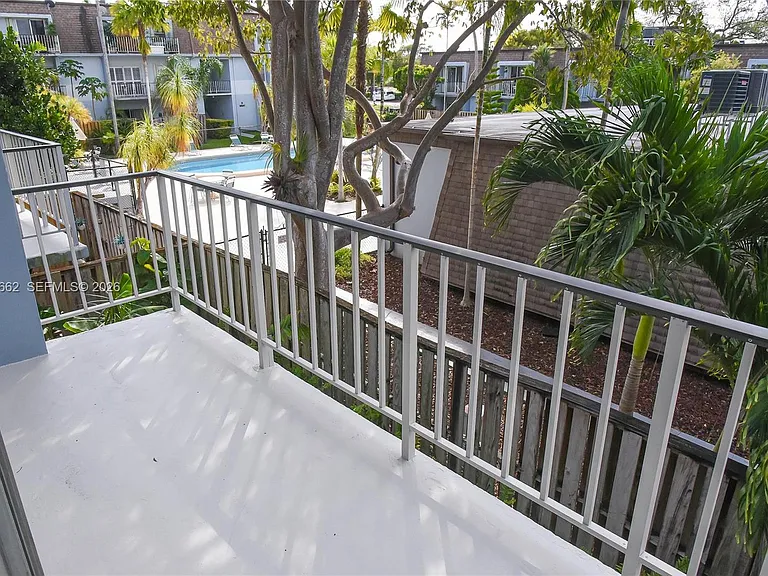 9611 SW 77th Ave #206A — Photo 3