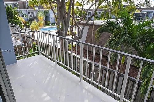 9611 SW 77th Ave Photo 1