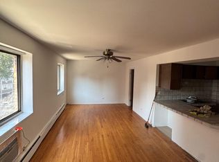 6250 N Winthrop Ave #411, Chicago, IL 60660