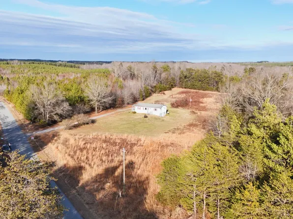 300 Buck Track Rd, Gretna, VA 24557
