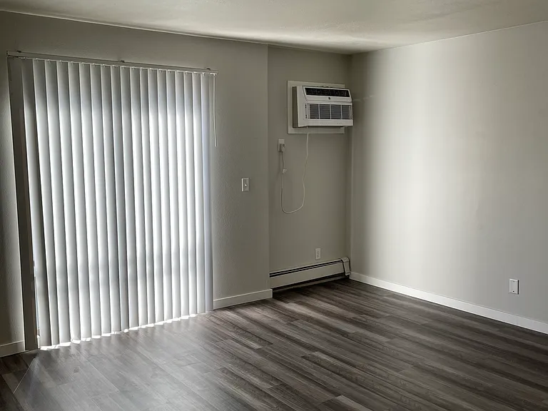 318 Ridgeland Ave #11 — Photo 4