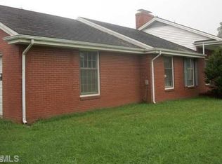 932 Pilot View Rd, Hillsville, VA 24343
