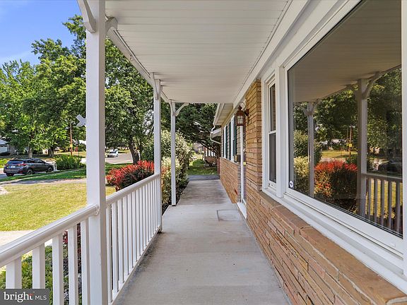 5th image of 344 Belview Ave