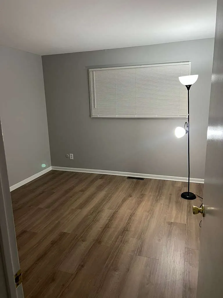 2 bed, 850 sqft, $1,699 — Photo 1