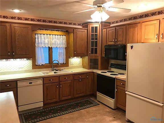 4th image of 215 Cherry St #411