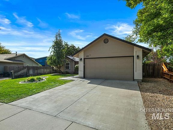 4th image of 601 W Tern Dr