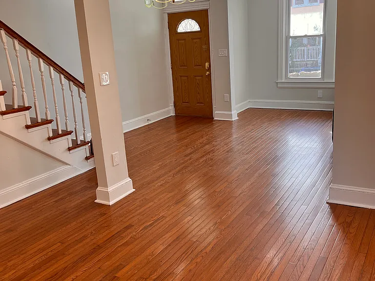 753 Gresham Pl NW — Photo 2