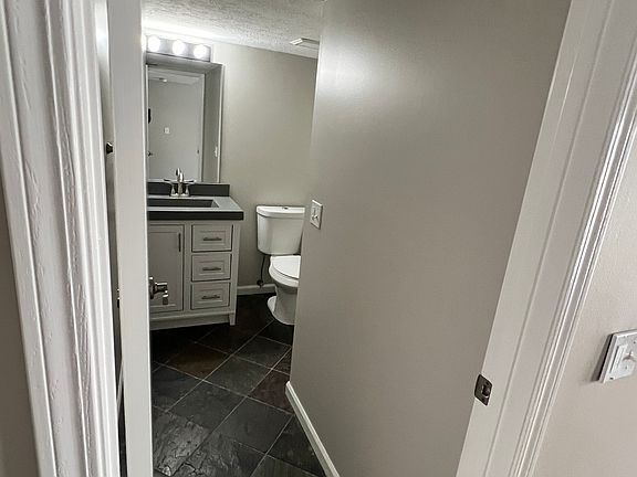 4th image of 1279 Somerset Way