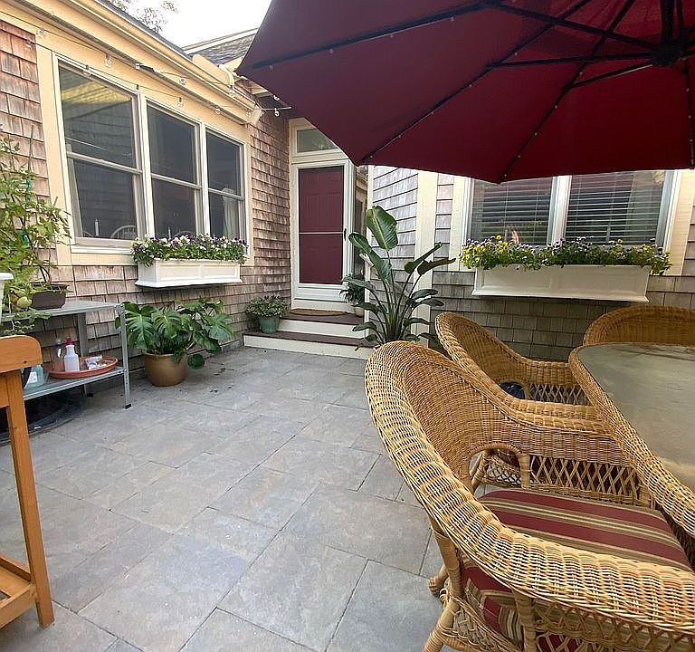 1st image of 10 Hutchens Mews