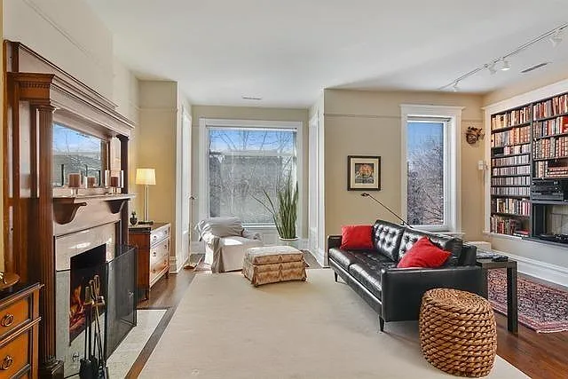 3323 N Kenmore Ave #3 — Photo 1