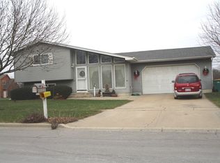 1460 John St, Sycamore, IL 60178