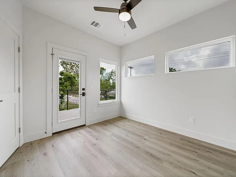 8507 Hathaway Dr #B — Photo 38