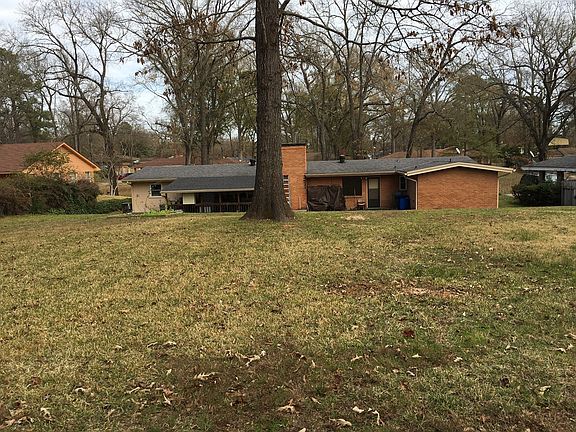 2nd image of 3737 Eddy Pl