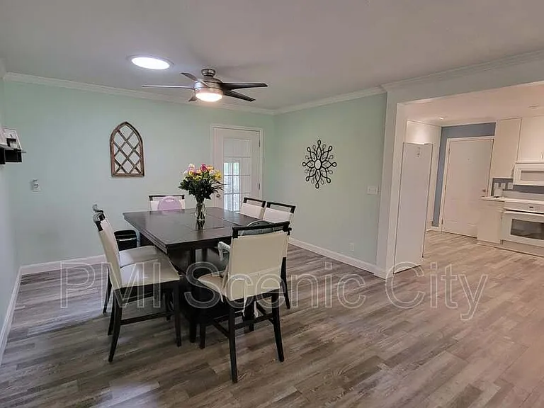 709 James Ave — Photo 8