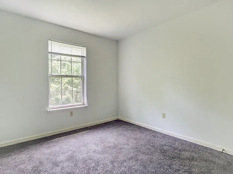 1940 Daybreak Cir — Photo 14