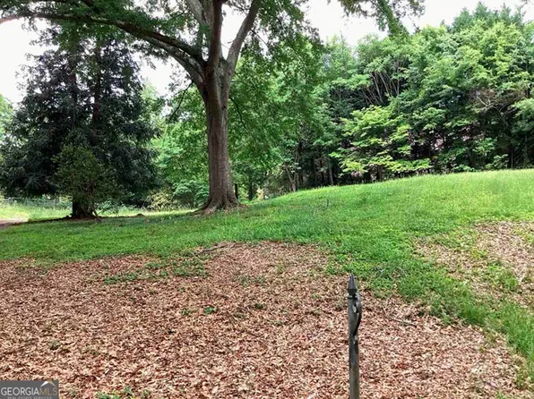 44 Hardeman Rd, Sandy Springs, GA 30342