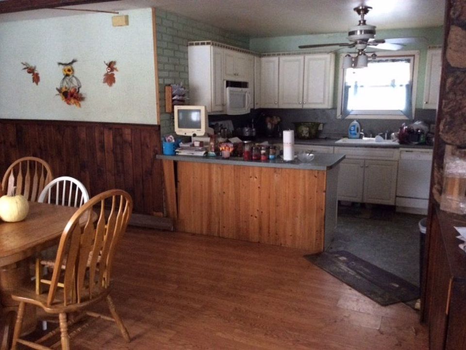 2nd image of 41 Willow St