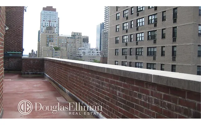 Rented by Douglas Elliman | media 27