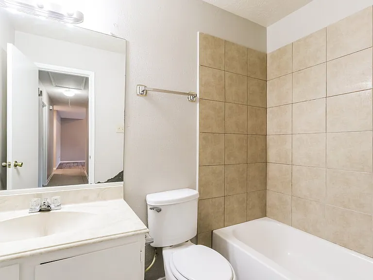 4015 Adonis Dr — Photo 15