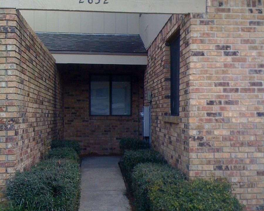 Private Courtyard Entry