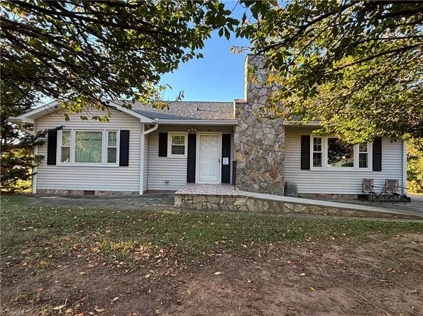 470 Dobbins Mill Rd, Elkin, NC 28621