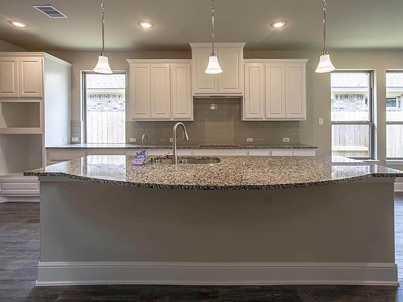 3rd image of 13815 Skylark Bend Ln