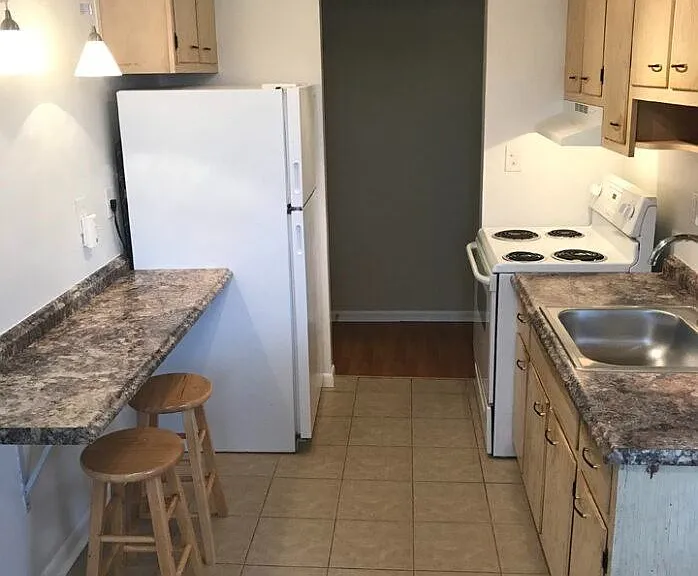 Emerald Village Apartments — Photo 38