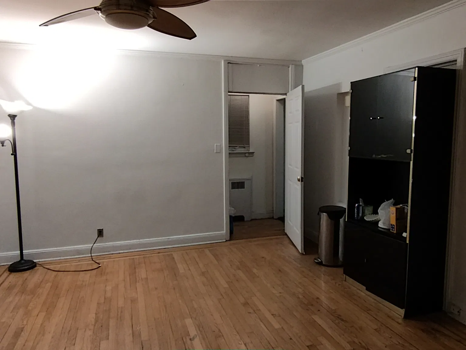 3 bed, 300 sqft, $1,200 — Photo 3