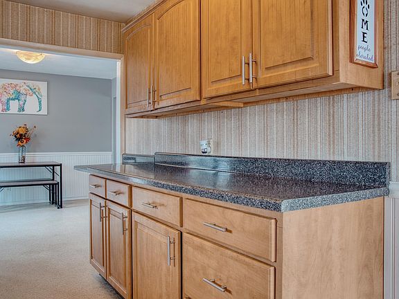 5th image of 1423 Olmstead St