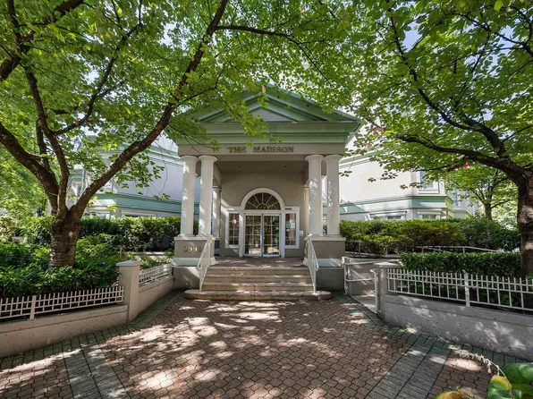 2990 Princess Cres #206, Coquitlam, BC V3B 7R3