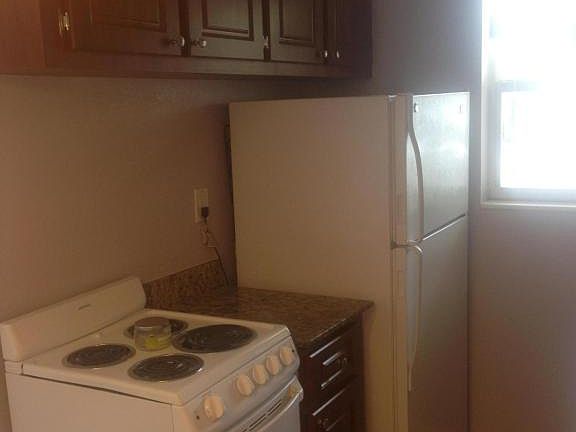 3rd image of 616 Lucerne Ave APT 2