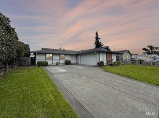 49 Woodworth Way, Petaluma, CA 94952