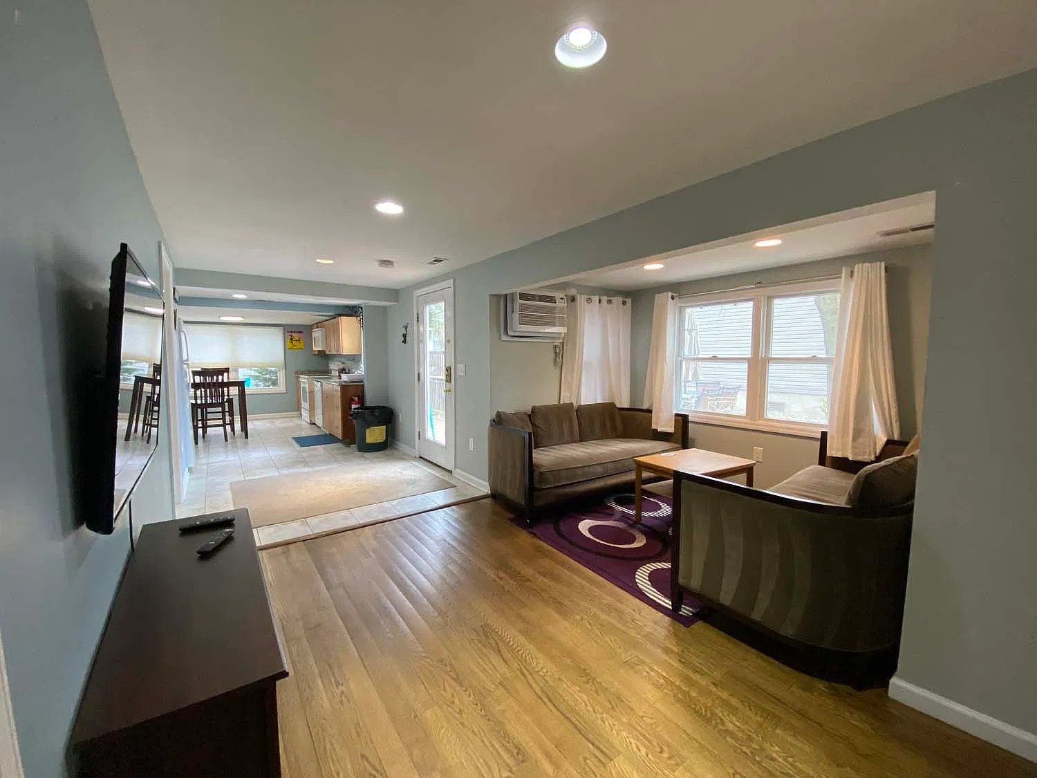 3 bed, $1,200 — Photo 3