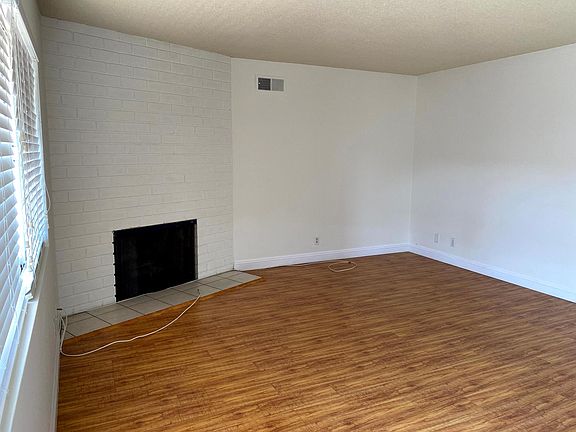 2nd image of 1918 Plaza Del Amo #3
