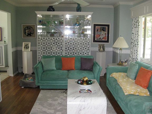 5th image of 12 Locust Pl