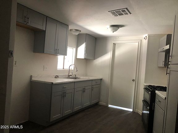 4th image of 3619 E WESTERN Drive