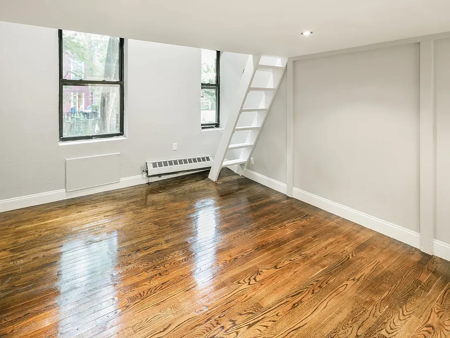 456 West 22nd Street — Photo 2