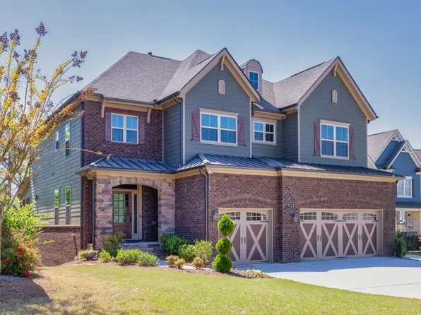 7143 Lake Edge Dr, Flowery Branch, GA 30542