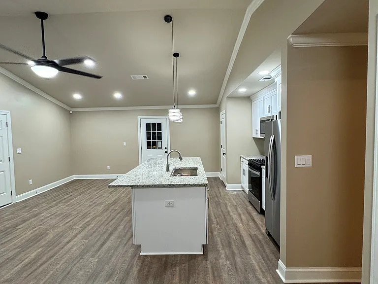 4909 Bayside Ct — Photo 3